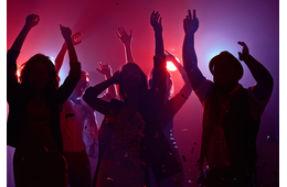 人見知りで落選した最終審査　アイドルカフェで働いた結果⇒半年後、大舞台に立つアイドルに！？