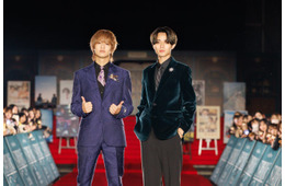 King ＆ Prince、雨の歌舞伎町でレカペ闊歩 永瀬廉「まさか1週間で2回レッドカーペット歩くことになるとは」【「STARRING」プレミアナイト】