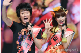 「かつみ・さゆり」さゆり、圧巻美脚スラリの純白ミニドレス姿「ずっと完璧スタイル」「着こなせるのすごすぎる」と反響