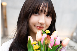 仮面高校生の妹で話題・すなずりかりん、美脚スラリのミニスカコーデ披露「スタイル良すぎ」「グレーが似合う」の声