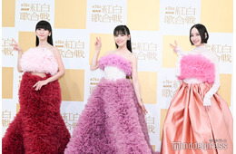 【紅白リハ1日目】Perfume“本番で着たかった”豪華ドレスで会見登壇「最後なので」