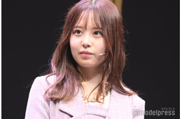 乃木坂46佐藤璃果、美肩輝くオフショルニットワンピ姿披露「レベチな可愛さ」「目が釘付け」と反響