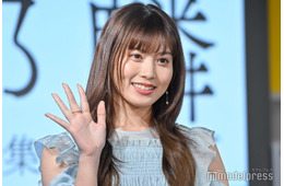 元AKB48メンバー、鮮やかピンクワンピから美脚スラリ「スタイル良すぎ」「色白で眩しい」と反響
