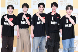 【紅白本番】M!LK“進化版衣装”で初登場 ファンへのメッセージも話題「5人も衣装も輝いてた」「泣いた」