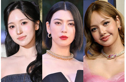 BLACKPINKリサ・TWICEミナ・三吉彩花、密着顔寄せ3ショット「豪華すぎる」「目の保養」