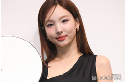 TWICEナヨン、ミニ丈から美脚スラリ「神スタイル」「可愛さが溢れてる」と熱視線