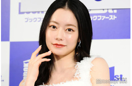 なごみ、抜群スタイルの弟2人と家族ショット「絶対イケメン」「スタイル最強姉弟」と話題に