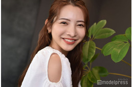 「バチェロレッテ2」尾崎美紀、恋人との密着ショット公開「絵になるカップル」「おしゃれすぎる」の声