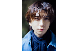 庄司浩平、抜群スタイル際立つモード衣装・等身大な素顔…“憧れの聖地”で撮り下ろし カレンダー決定