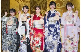 【乃木坂46新成人】乃木神社で5人が成人式「パカラッパカラッ世代です！」華やかな振袖姿披露