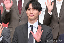 福士蒼汰、100kg超ベンチプレスで鍛えた広背筋に共演者驚愕「捜査一課に行きたいという気持ちを広背筋で表しました」【東京P.D. 警視庁広報2係】