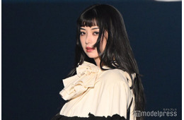 池田エライザ、トップバッターで「TGCしずおか2026」開幕 指をくわえる仕草に歓声