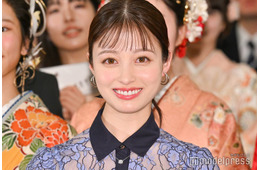 橋本環奈、港区「二十歳の集い」サプライズ登場に歓声沸く新成人にメッセージも「自分の言葉が未来を形作っていくと思う」