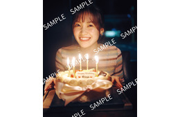 櫻坂46松田里奈、オークランドで26歳誕生日祝福 1st写真集封入特典解禁【まつりの時間】