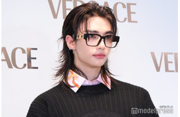 Stray Kidsヒョンジン、チャンビンとの映画デート報告＆2ショット公開に反響「並んで座ってラブラブ」「尊い」