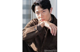 鈴木亮平、“前代未聞の一人二役”徹底した役作り 戸田恵梨香と現場で大切にしたこと「戸田さんじゃないとあの役はできなかった」【日曜劇場「リブート」インタビュー】