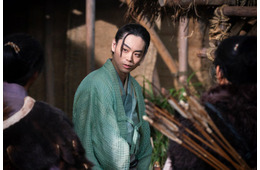 菅田将暉、大河「豊臣兄弟！」“竹中半兵衛”扮装姿解禁「かっこよすぎ」「ぴったり」と反響続々