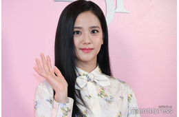 BLACKPINKジス、美脚際立つミニスカ姿 イベント降臨で圧巻オーラ放つ【ディオール アディクト キャンディ ショップ】