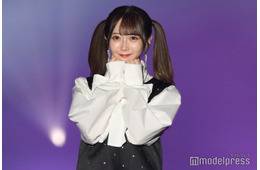 ≠ME谷崎早耶、オフショルニットでデコルテ全開 冬コーデにファン悶絶「彼女感すごい」「破壊力抜群」