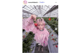 元ベビタピ店員・ののち、レースタイツで美脚透ける 個性派私服ショットに「唯一無二の世界観」「オーラがレベチ」の声