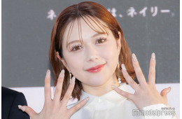 “おっぱい大先生”呼び話題の村重杏奈、大胆キャミ姿にファン二度見「目のやり場に困った」「大人の雰囲気」