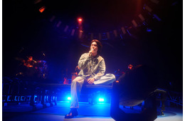 菅田将暉、17曲で魅せた現在地と音楽活動10周年に向けた決意表明 上裸姿で熱いパフォーマンスも【ライブレポ／セットリスト】