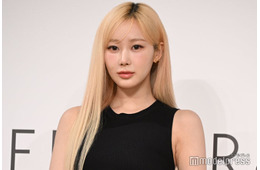 aespaジゼル「jimoto」日本満喫ショット公開 黒スキニー姿に「隠せないオーラ」「遭遇したい」と反響