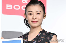 森七菜、色白素肌輝くノースリワンピ姿 映画祭オフショットに「雰囲気が一気に大人」「アンニュイな表情が美しい」と反響
