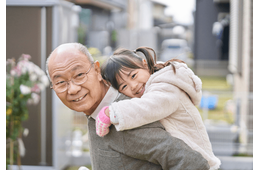 アニメが大好きな5歳孫　80代祖父「おじいちゃんの魔法だぞ」⇒まさかの行動に「かっこいい！」