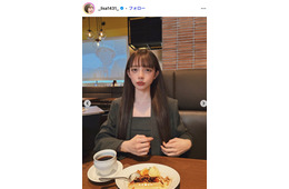 広島カープ小園海斗選手の妻・渡辺リサ、膝上ミニで美脚披露「スタイルレベチ」「見惚れる」と反響