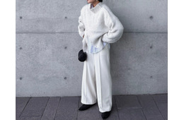 冬こそ挑戦したい、都会的な大人の白。大事にしたいのはシルエットと素材感【40代の毎日コーデ】