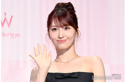 TWICEモモ、“美背中開放”大胆ドレス姿が話題「大人の色気がすごい」「スタイル良すぎて言葉が出ない」