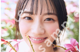 乃木坂46川崎桜、1st写真集発売記念YouTube生配信決定 限定特典ポスター＆メッセージカードも公開