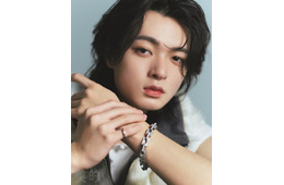 STARGLOW「美的」で新連載 第1回はRUI「実家にいた頃から使っていた」愛用品・メンバー4人が語る“RUIってこんな人”