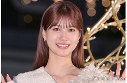 生見愛瑠、美脚輝くミニドレス×ニーハイブーツ姿「圧巻のスタイル」「華やかで綺麗」と絶賛の声