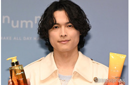 SixTONES松村北斗、ヘアケアのこだわり告白「「役とかで髪を伸ばしたり」パーマトークで謝罪も