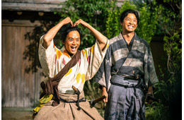 「毒くない」は誰が仕込んだ？ 信長が試した“忠義”と“裏切り”の境界線。孤高のカリスマ・信長の悲しい過去が明らかに……【NHK大河『豊臣兄弟！』6話】