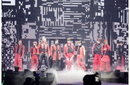 超特急、悲願の東京ドーム決定で歓喜の抱擁 涙で語った15年目の決意「やっててよかった」【「REAL？」レポート／セットリスト】