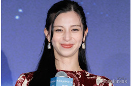 中条あやみ、29歳バースデーに幼少期ショット公開「おめめクリクリで面影ある」「絵画の天使そのまま」と反響