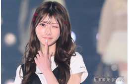 AKB48千葉恵里、スウェットから美肩チラリ 雰囲気ガラリのギャルコーデに「ビジュ最強」「美人すぎて頭抱える」とファン絶賛