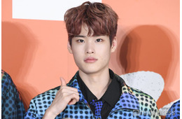 RIIZEソヒ、日本のファミレス満喫ショット公開「テンション上がってて可愛い」「癒される」の声