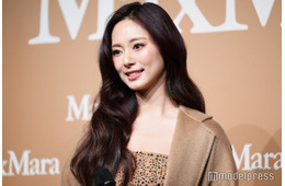 TWICEツウィ、美ウエスト際立つヘソ出し姿にファン熱狂「完璧圧巻スタイル」「オーラがすごすぎる」