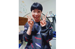 山田花子「銀の盾で前髪チェック」13歳長男公開に反響「芸能人の家を感じる」「可愛い」