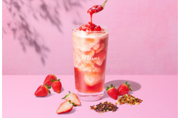 スタバ新作「ストロベリー ＆ ダブル ティー フローズン」3月9日登場 2種類のティーが主役