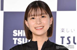 芳根京子、ノースリーブの個性的ドレス姿に熱視線「スタイルが際立ってる」「お洒落に着こなしてて凄い」