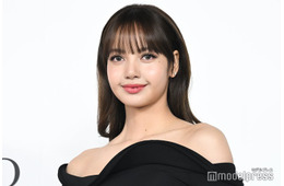 BLACKPINKリサが原宿に降臨 美くびれ際立つ大胆衣装で圧巻スタイル披露 資生堂新グローバルアンバサダーに就任【ULTIMUNE with LISA POP UP EVENT】