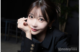 人気YouTuber・Rちゃん、銀世界の中での肩出し×ミニスカコーデで美スタイル見せ「スタイル抜群」「絵になる」の声