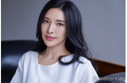 “世界一のグラビア雑誌”表紙も飾った4児のママ・紗世「VOGUE UKRAINE」に登場「また一つ夢が叶いました」