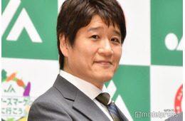 林修、美人妻顔出しが話題 “番組史上初”共演ショット公開「貴重」「知的で上品なオーラが出てる」