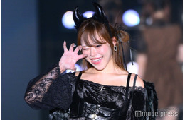 YouTuberになに、胸元ザックリ白トップスでファン魅了「大胆でカッコいい」「いい女感がたまらない」